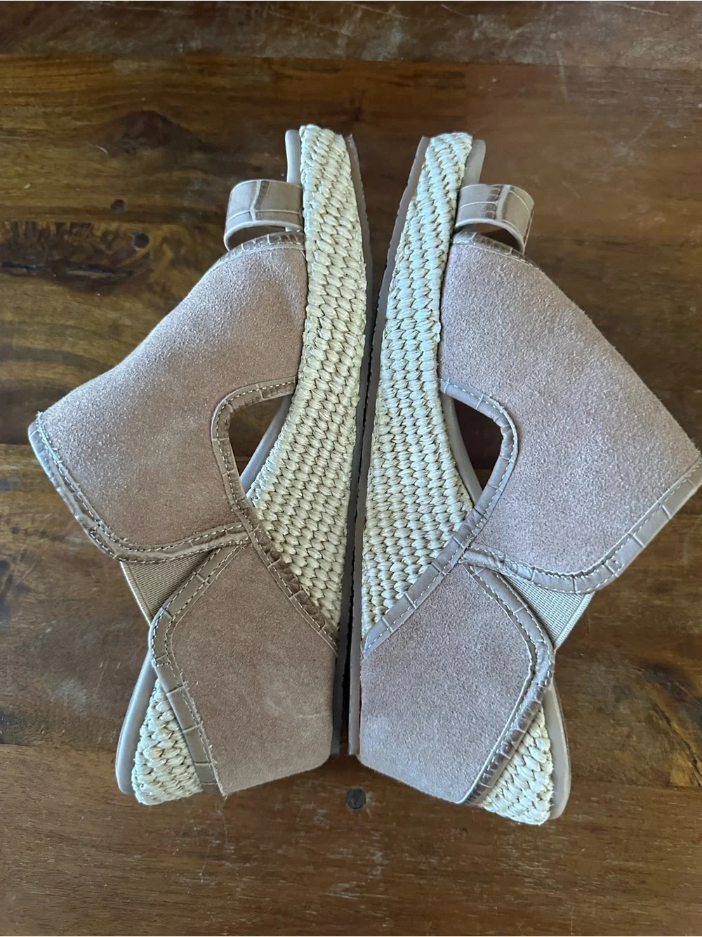Donald Pliner Gyer Tan Suede Wedge Thong Sandals - Size 8